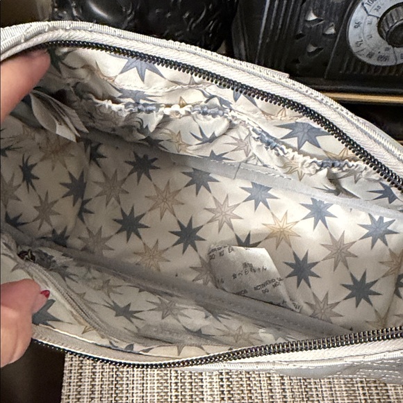 Lug Groove crossbody shoulder bag  metallic silver NWT - Picture 6 of 12